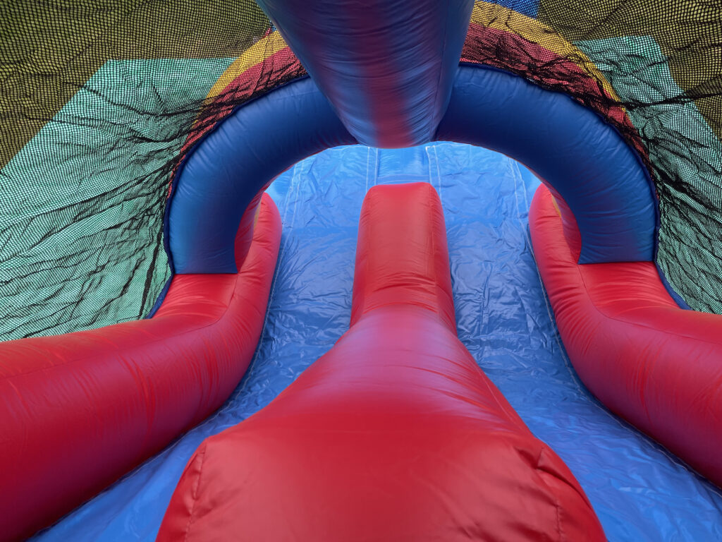 The Fun Team - Verhuur van springkastelen met ballenbad of zwembad voor een verjaardagsfeest in Sint-Niklaas, Lokeren, Beveren, het Waasland en omstreken.