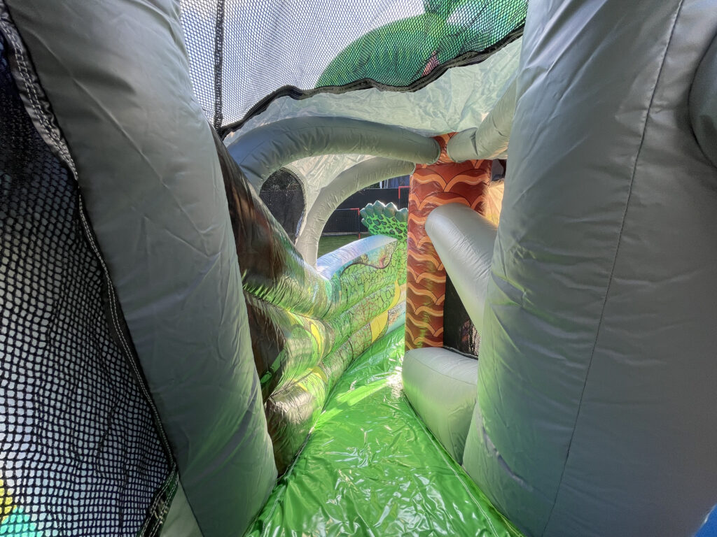 Verhuur van springkastelen en tenten op een tuinfeest in Sinaai, Lokeren, Sint-Niklaas, Beveren, het Waasland en omstreken - The Fun Team
