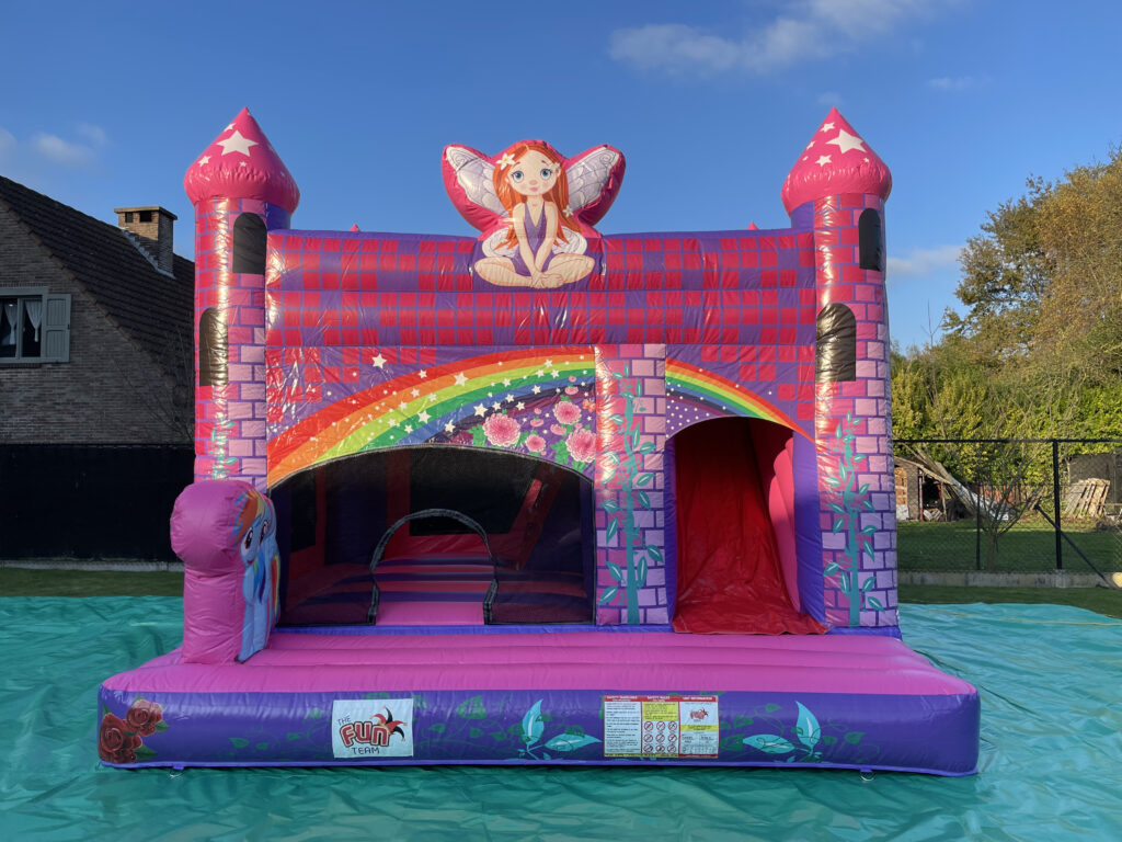 Combo springkastelen met glijbaan voor kinderen huren op een feest bij The Fun Team in Sint-Niklaas, Lokeren, Beveren, het Waasland en omstreken.